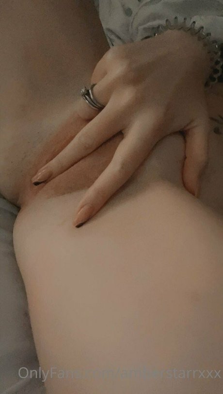 Naakte gelekte OnlyFans-foto van Amber Starrxxx