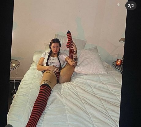 Naakte gelekte OnlyFans-foto van Mummywashere