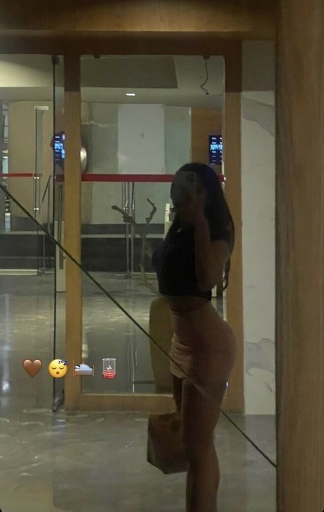 Naakte gelekte OnlyFans-foto van Unnati Patwa