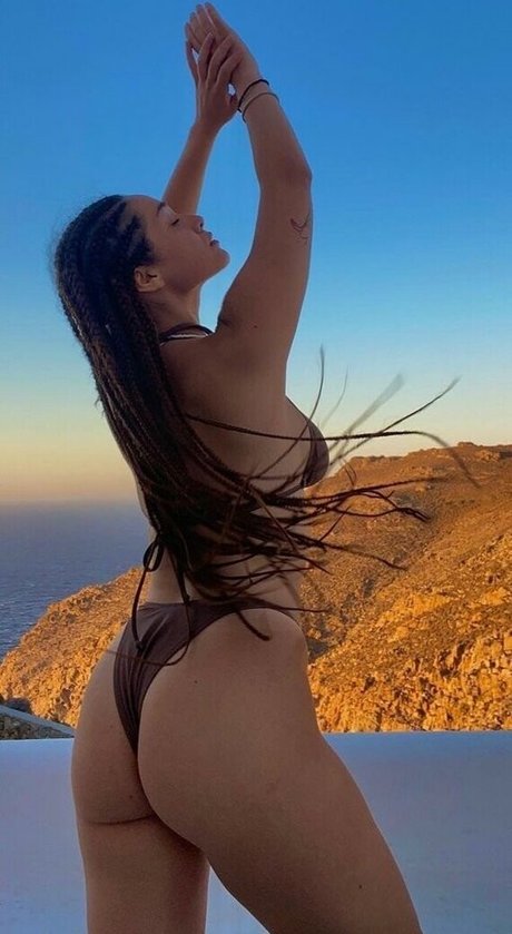 Naakte gelekte OnlyFans-foto van Georgia Seremeta