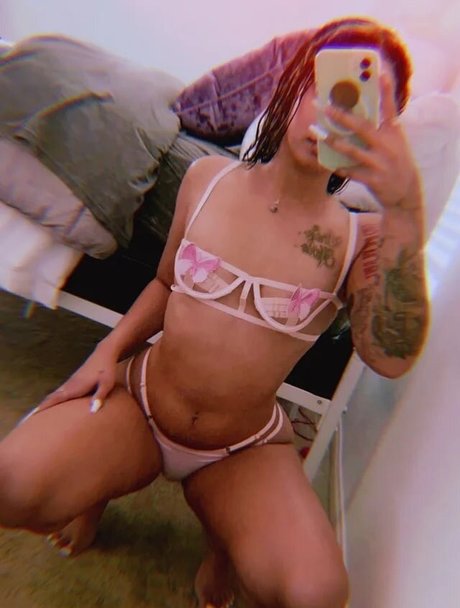 Naakte gelekte OnlyFans-foto van Indya Marie