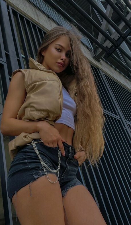 Naakte gelekte OnlyFans-foto van Anna Skoryna