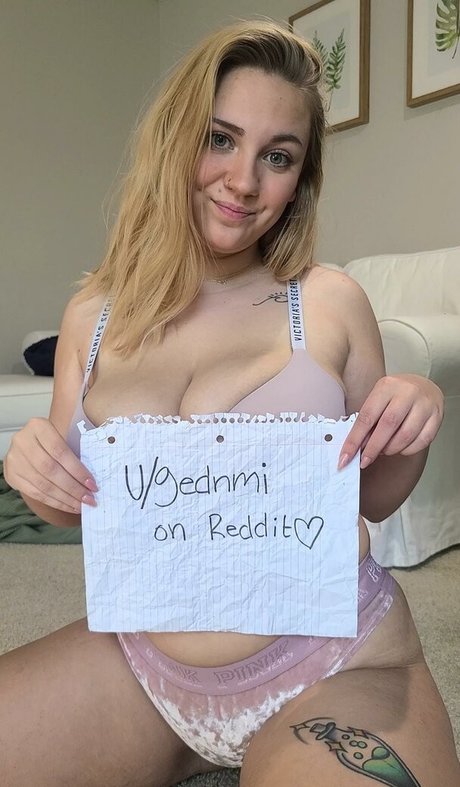 Naakte gelekte OnlyFans-foto van Samanthakittyy