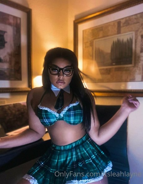 Naakte gelekte OnlyFans-foto van Leah Layne