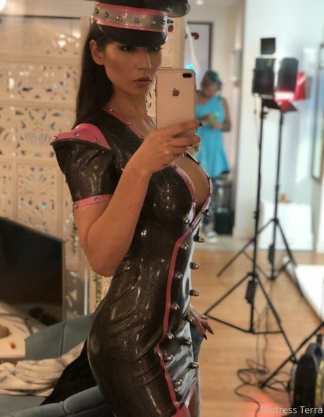 Dominant Mommy