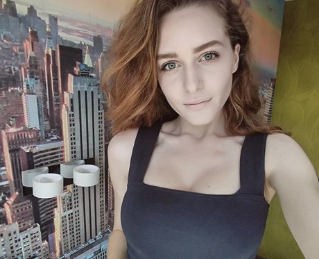 Naakte gelekte OnlyFans-foto van Ave Maria