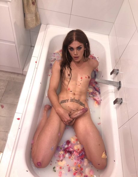 Naakte gelekte OnlyFans-foto van Bronte King