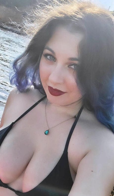 Naakte gelekte OnlyFans-foto van Melodytv