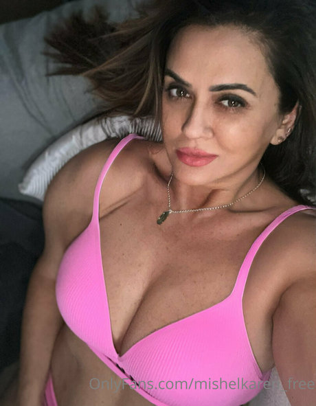 Naakte gelekte OnlyFans-foto van Mishel