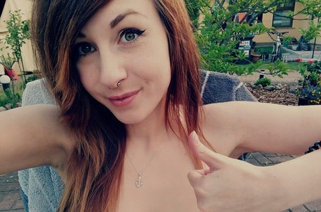 Naakte gelekte OnlyFans-foto van Romisu
