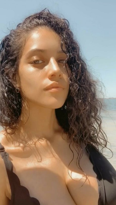 Naakte gelekte OnlyFans-foto van Adrianna Perez