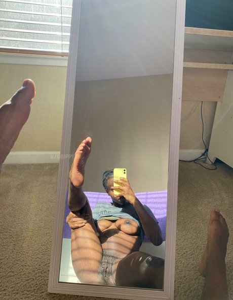 Naakte gelekte OnlyFans-foto van Grippy3k