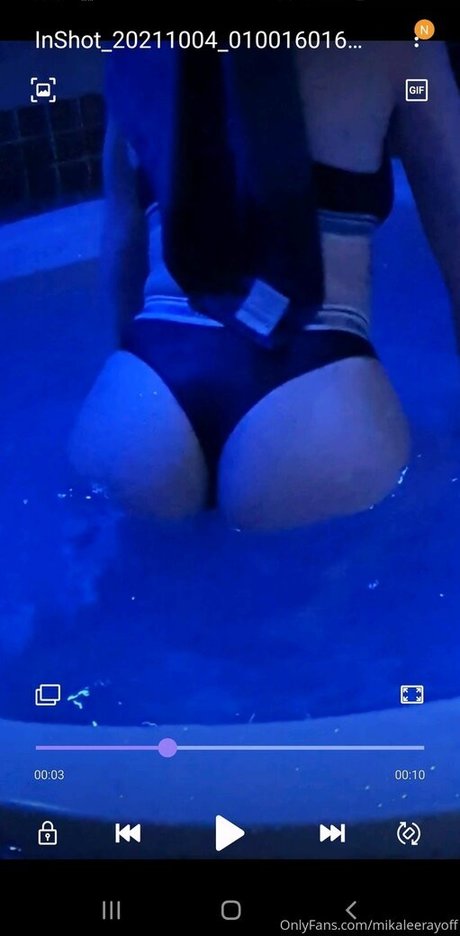 Naakte gelekte OnlyFans-foto van Mika Lee Ray