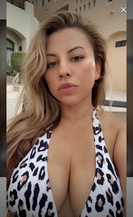 Naakte gelekte OnlyFans-foto van Adrianasports