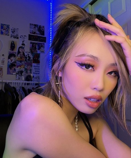 Naakte gelekte OnlyFans-foto van Chaeldot