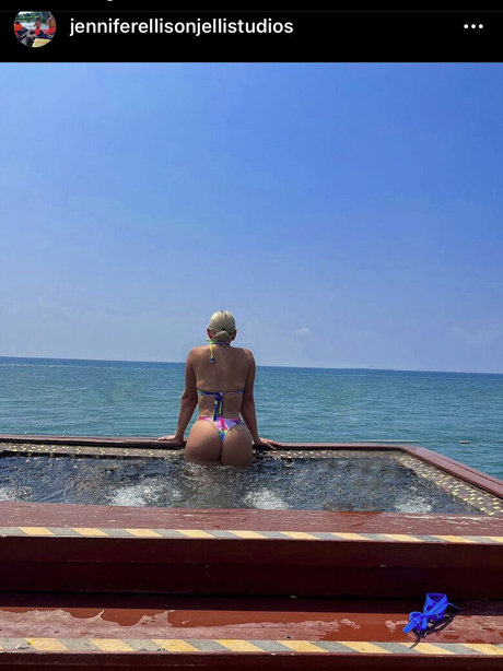 Naakte gelekte OnlyFans-foto van Jennifer Ellison