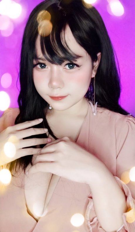 Naakte gelekte OnlyFans-foto van Yaciju
