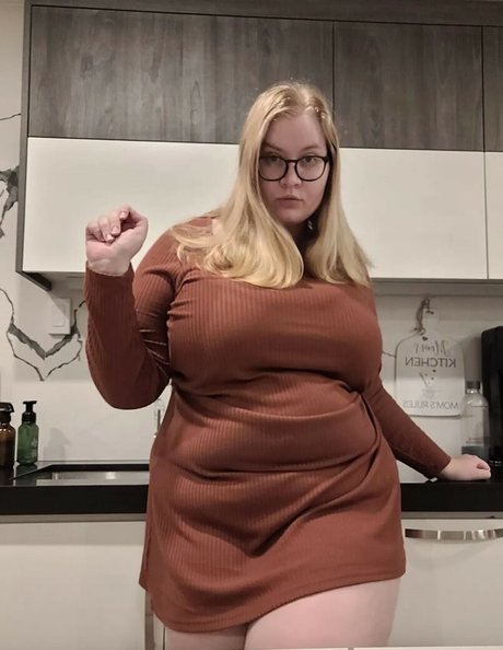 Naakte gelekte OnlyFans-foto van Loserqueen