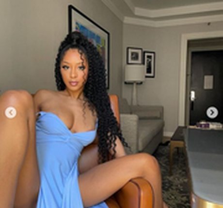 Naakte gelekte OnlyFans-foto van Nikkivictoria