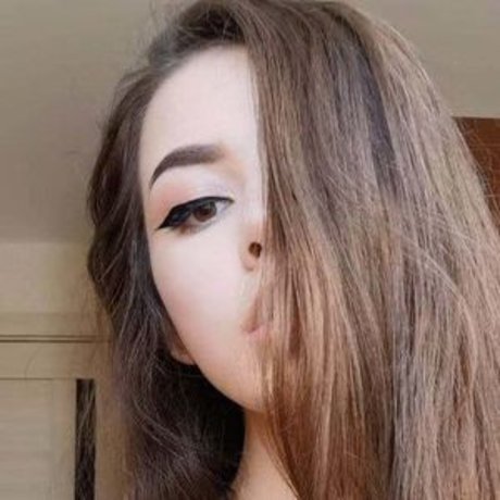 Naakte gelekte OnlyFans-foto van Ohtraisy