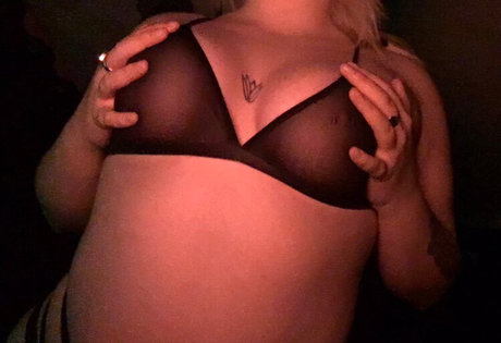Naakte gelekte OnlyFans-foto van Moonsoul4321