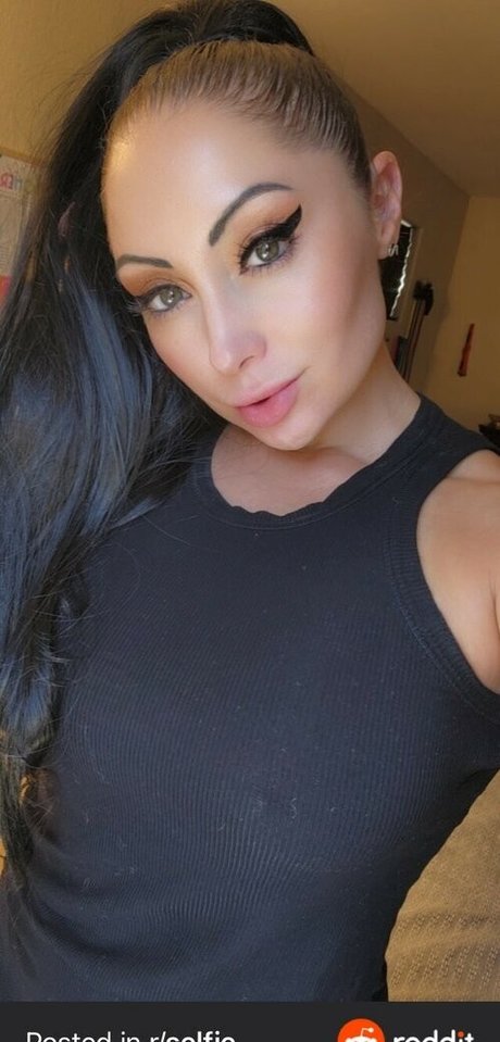 Vegashousewifey