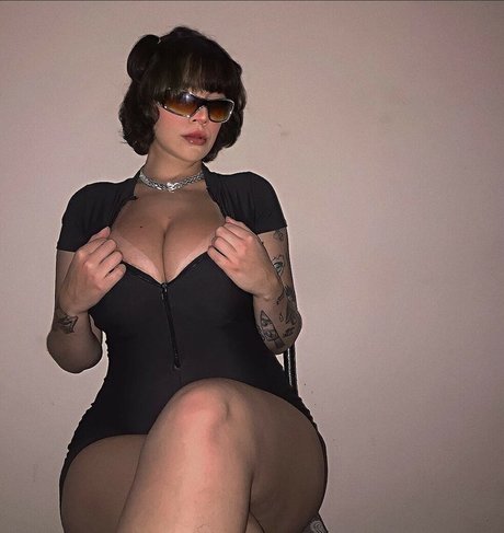 Naakte gelekte OnlyFans-foto van Amymaveriick