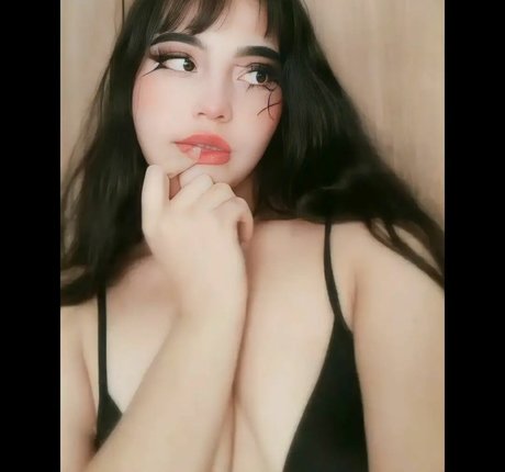 Naakte gelekte OnlyFans-foto van Ssk8tergirl