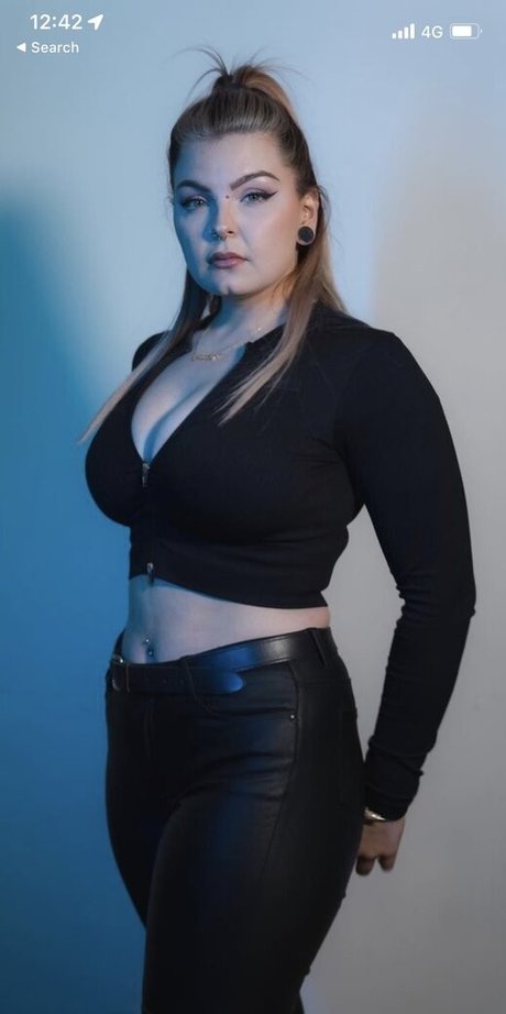 Naakte gelekte OnlyFans-foto van Ashleigh Harris