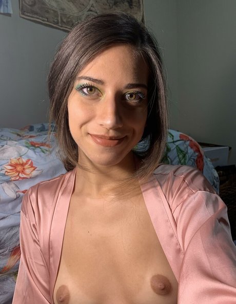 Naakte gelekte OnlyFans-foto van Belle420