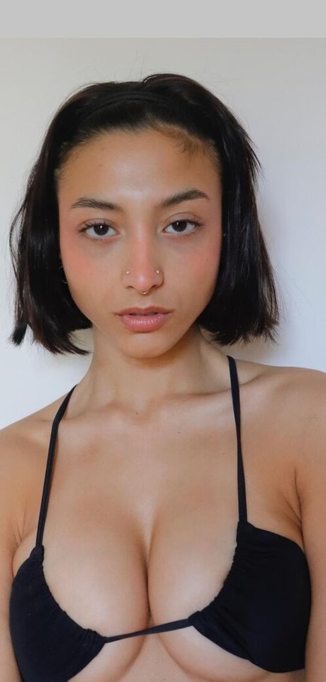 Naakte gelekte OnlyFans-foto van Morenaaluna