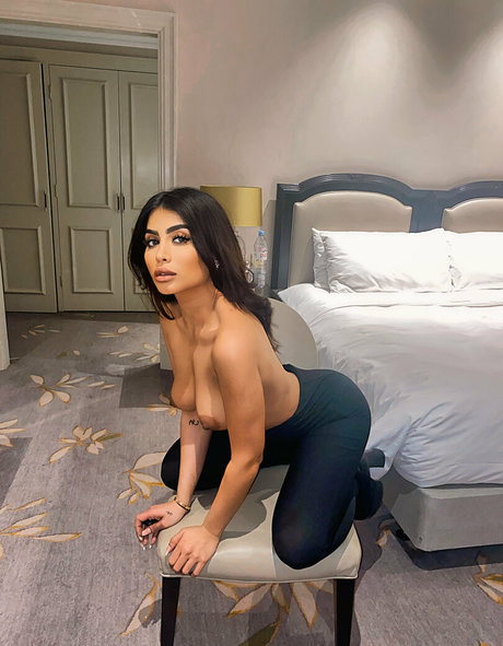 Naakte gelekte OnlyFans-foto van Sopetrov