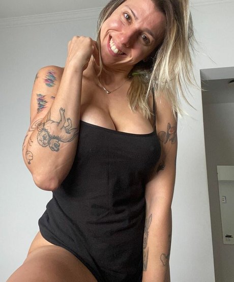 Naakte gelekte OnlyFans-foto van Godsandmonstersok