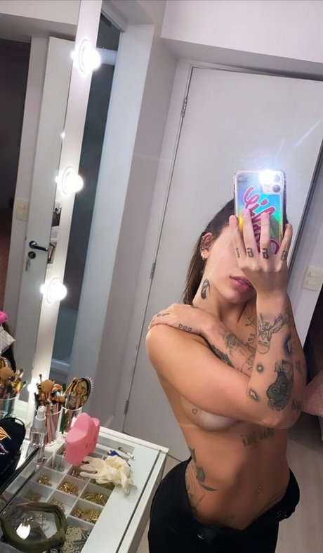 Naakte gelekte OnlyFans-foto van Mcmirella
