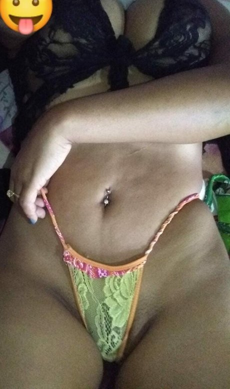 Naakte gelekte OnlyFans-foto van Valeria Deslumbr