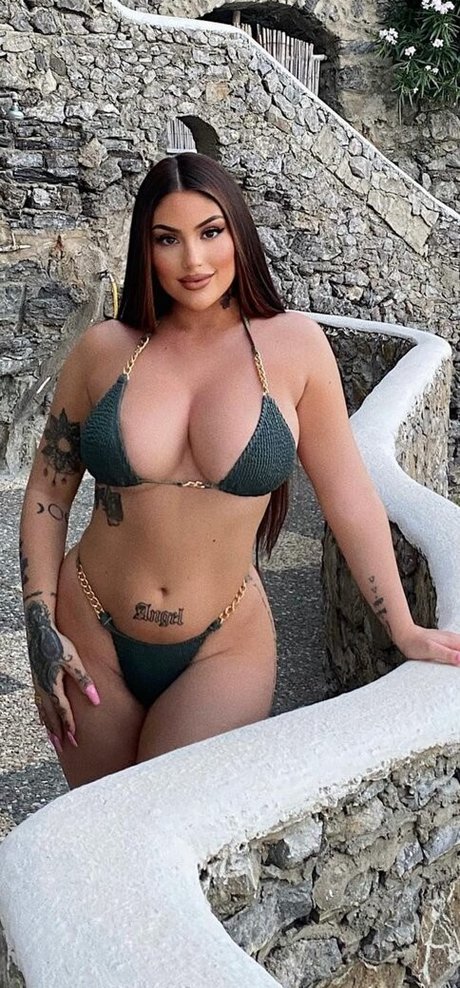 Naakte gelekte OnlyFans-foto van Estelle Morain