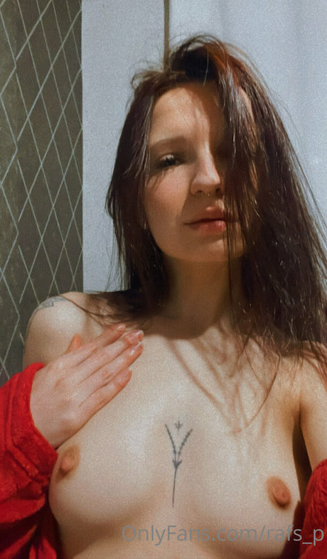 Naakte gelekte OnlyFans-foto van Rafaela Potulski