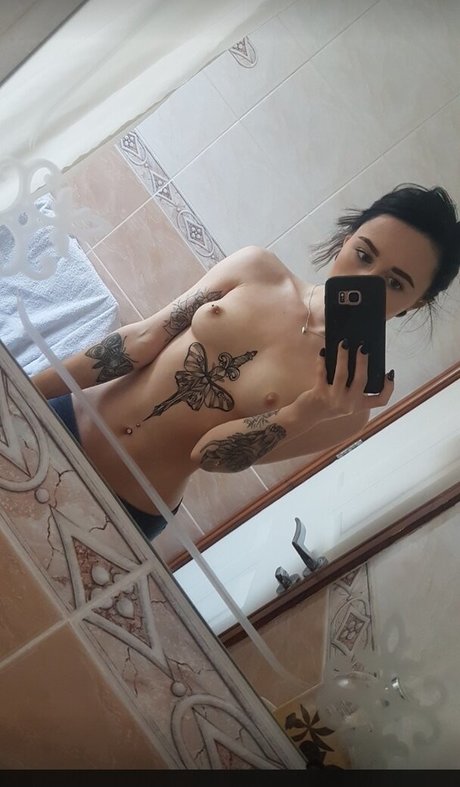 Naakte gelekte OnlyFans-foto van Lunarxo