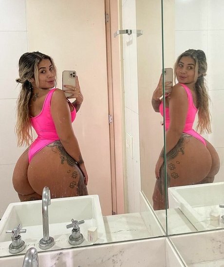 Naakte gelekte OnlyFans-foto van Raquel Vaz