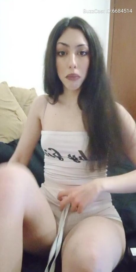 Naakte gelekte OnlyFans-foto van Nemesi