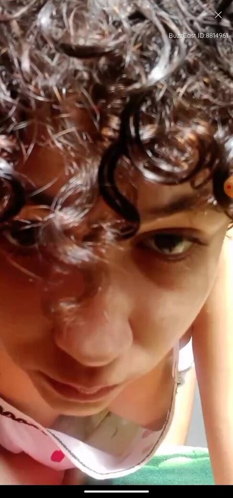 Naakte gelekte OnlyFans-foto van Ro Maria