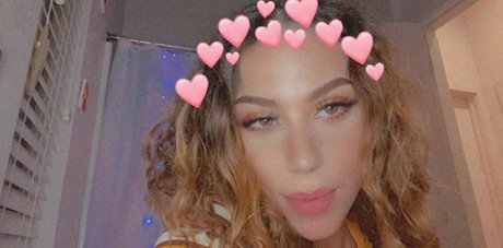 Naakte gelekte OnlyFans-foto van Alexis Pierce