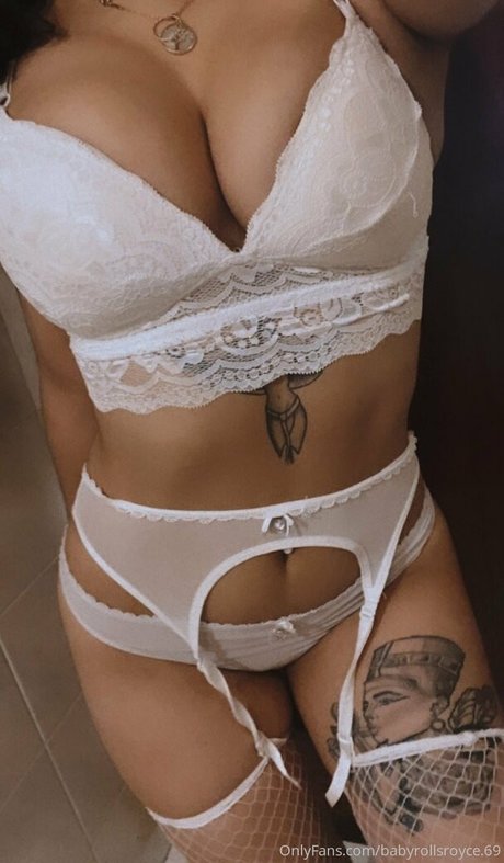 Naakte gelekte OnlyFans-foto van Babyrollsroyce69