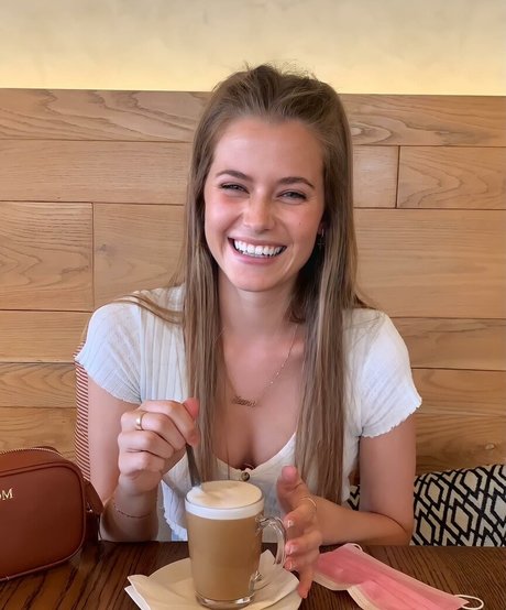 Naakte gelekte OnlyFans-foto van Jeanni Mulder