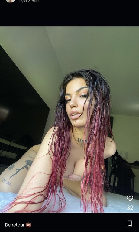Naakte gelekte OnlyFans-foto van Honeybrokeme