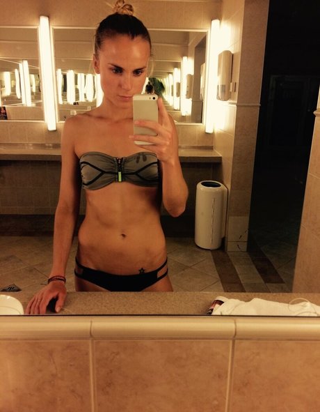 Naakte gelekte OnlyFans-foto van Lina Gecevicene