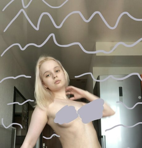 Naakte gelekte OnlyFans-foto van Fukujue