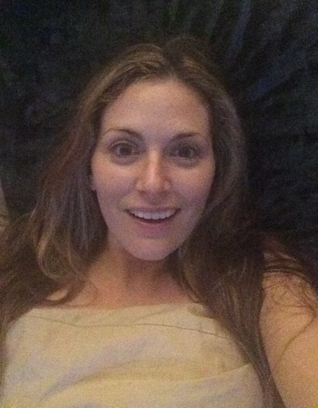 Naakte gelekte OnlyFans-foto van Olivia Lee