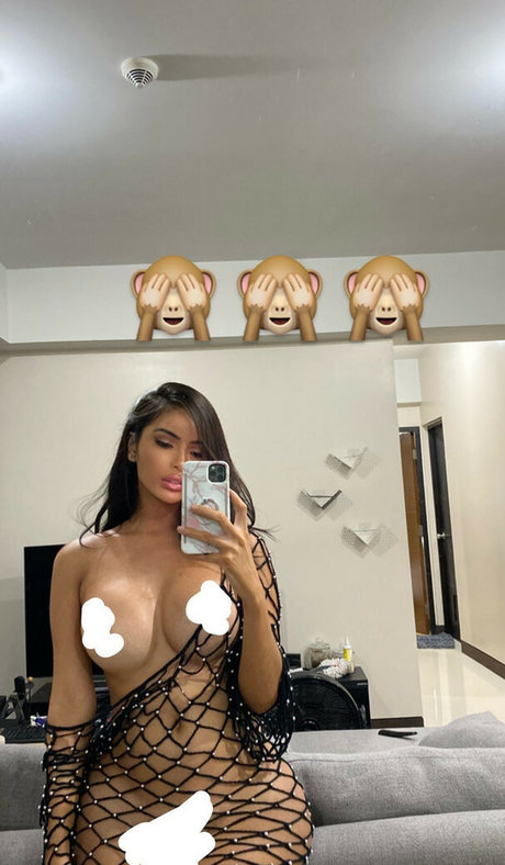 Naakte gelekte OnlyFans-foto van Angela Castellanos