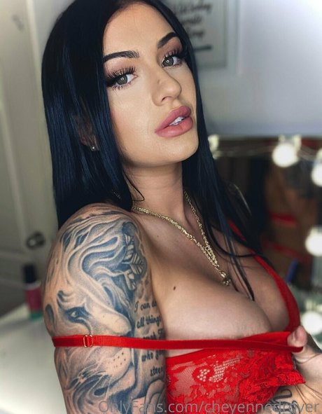 Naakte gelekte OnlyFans-foto van Cheyennedrover